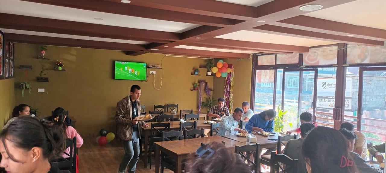 Hotel Dolly Pokhara Ngoại thất bức ảnh