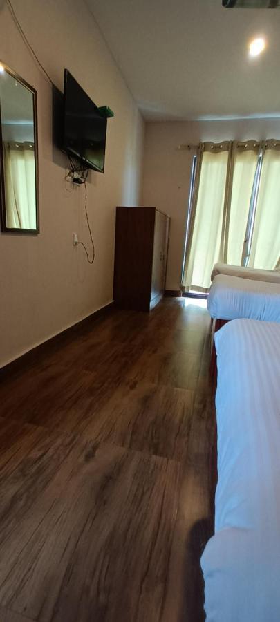 Hotel Dolly Pokhara Ngoại thất bức ảnh