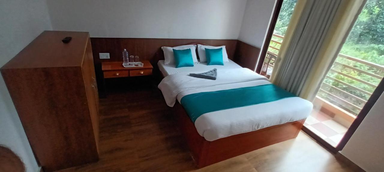 Hotel Dolly Pokhara Ngoại thất bức ảnh