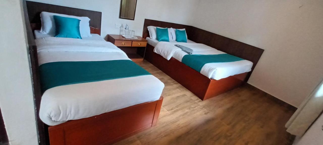 Hotel Dolly Pokhara Ngoại thất bức ảnh