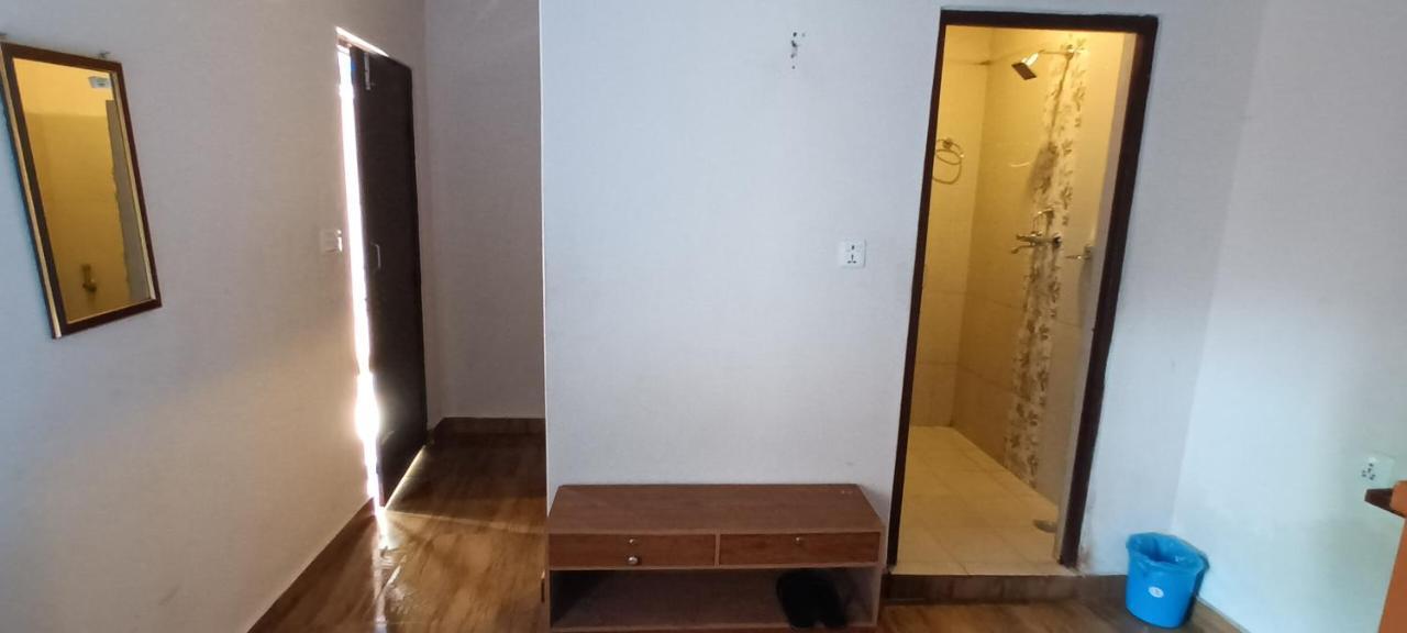 Hotel Dolly Pokhara Ngoại thất bức ảnh