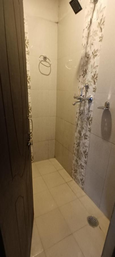 Hotel Dolly Pokhara Ngoại thất bức ảnh