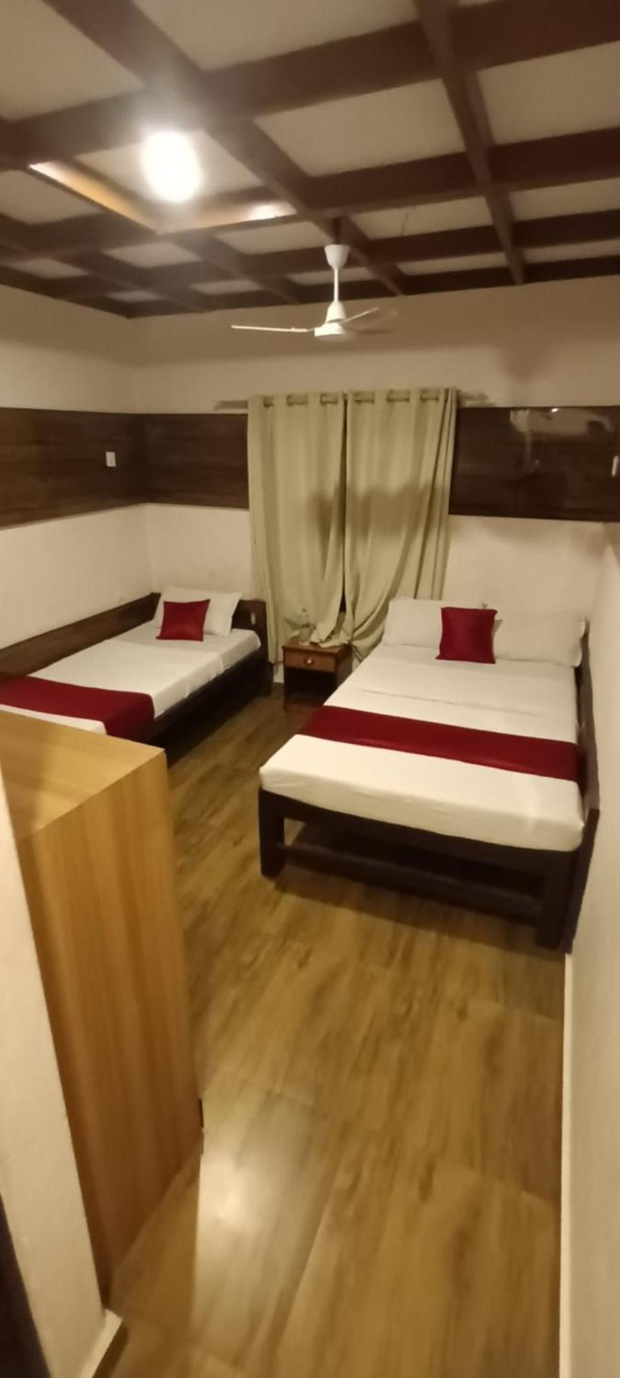 Hotel Dolly Pokhara Ngoại thất bức ảnh