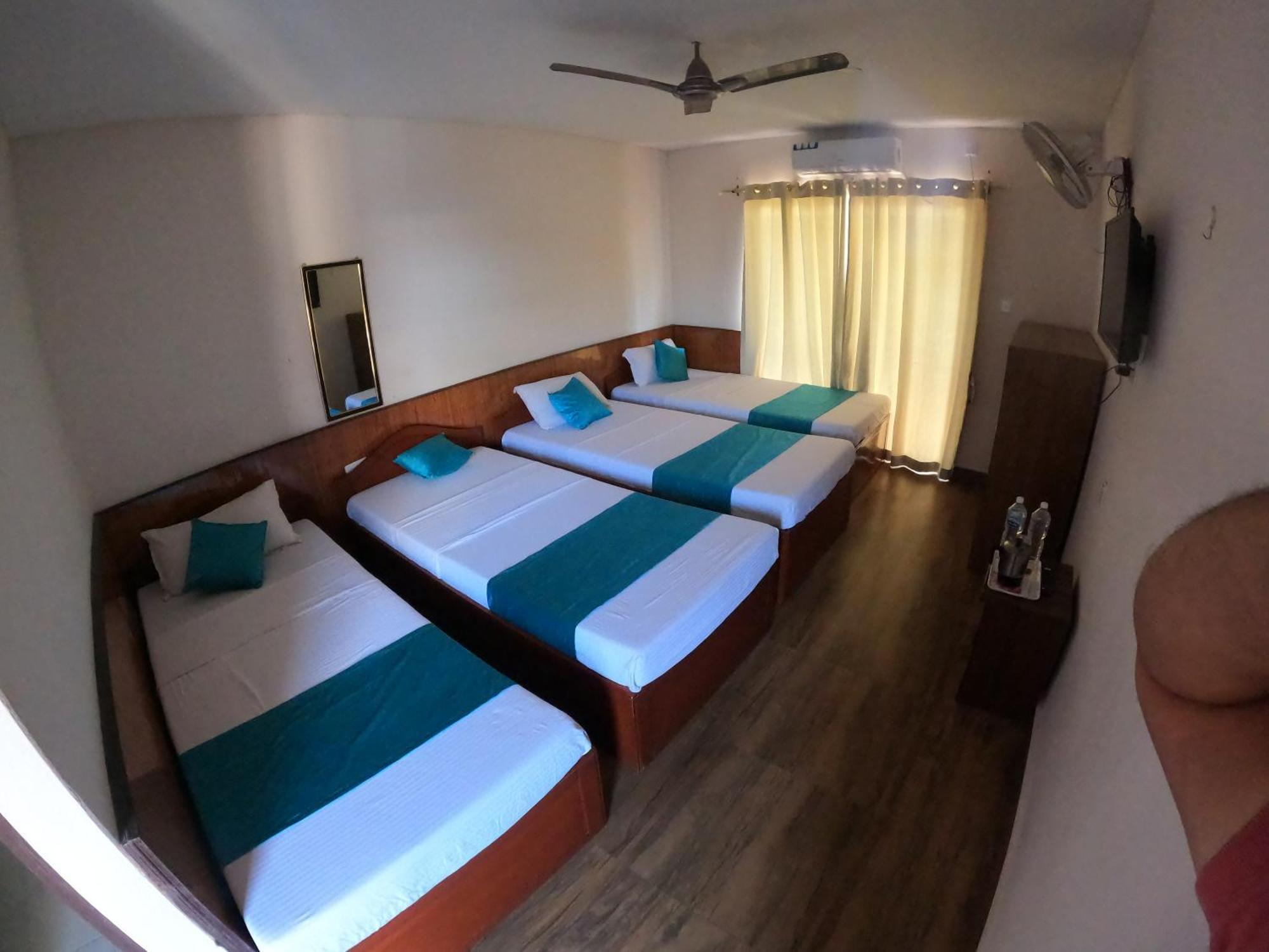 Hotel Dolly Pokhara Ngoại thất bức ảnh