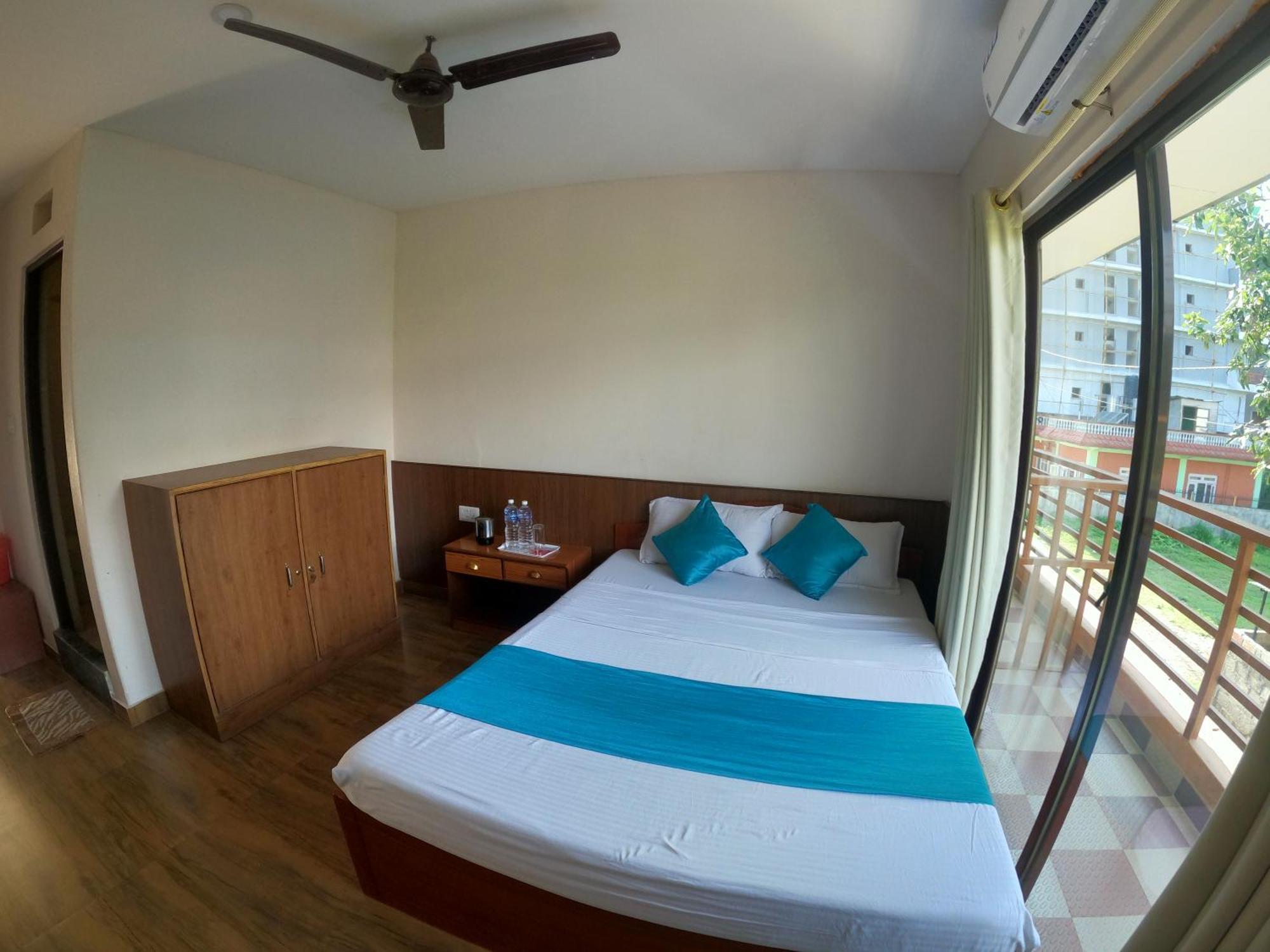 Hotel Dolly Pokhara Ngoại thất bức ảnh