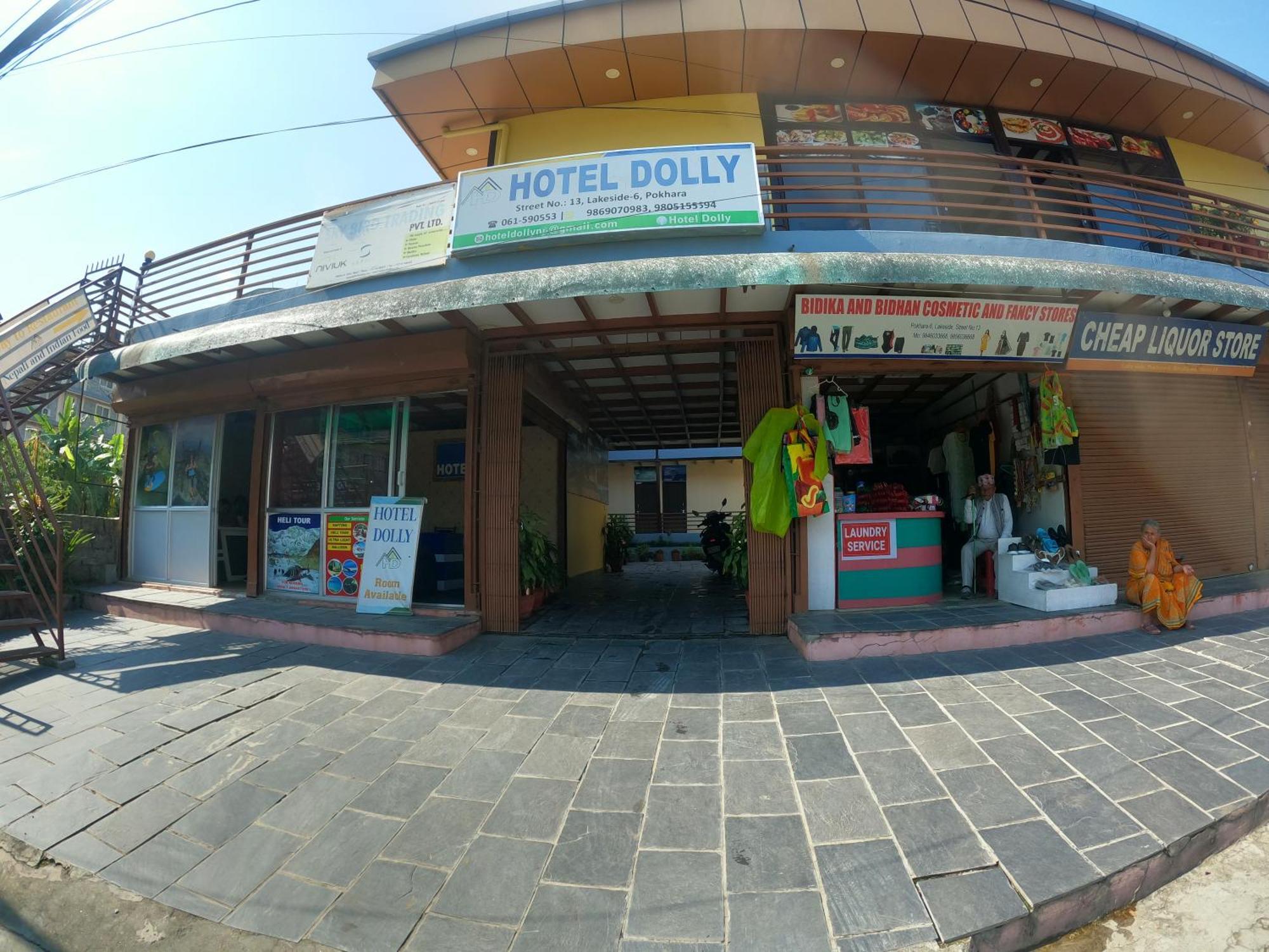 Hotel Dolly Pokhara Ngoại thất bức ảnh