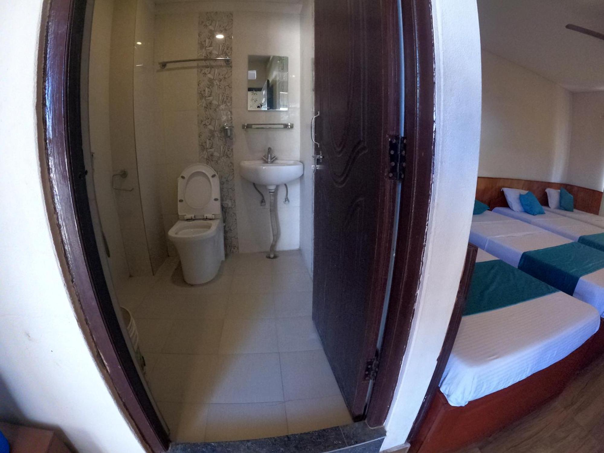 Hotel Dolly Pokhara Ngoại thất bức ảnh
